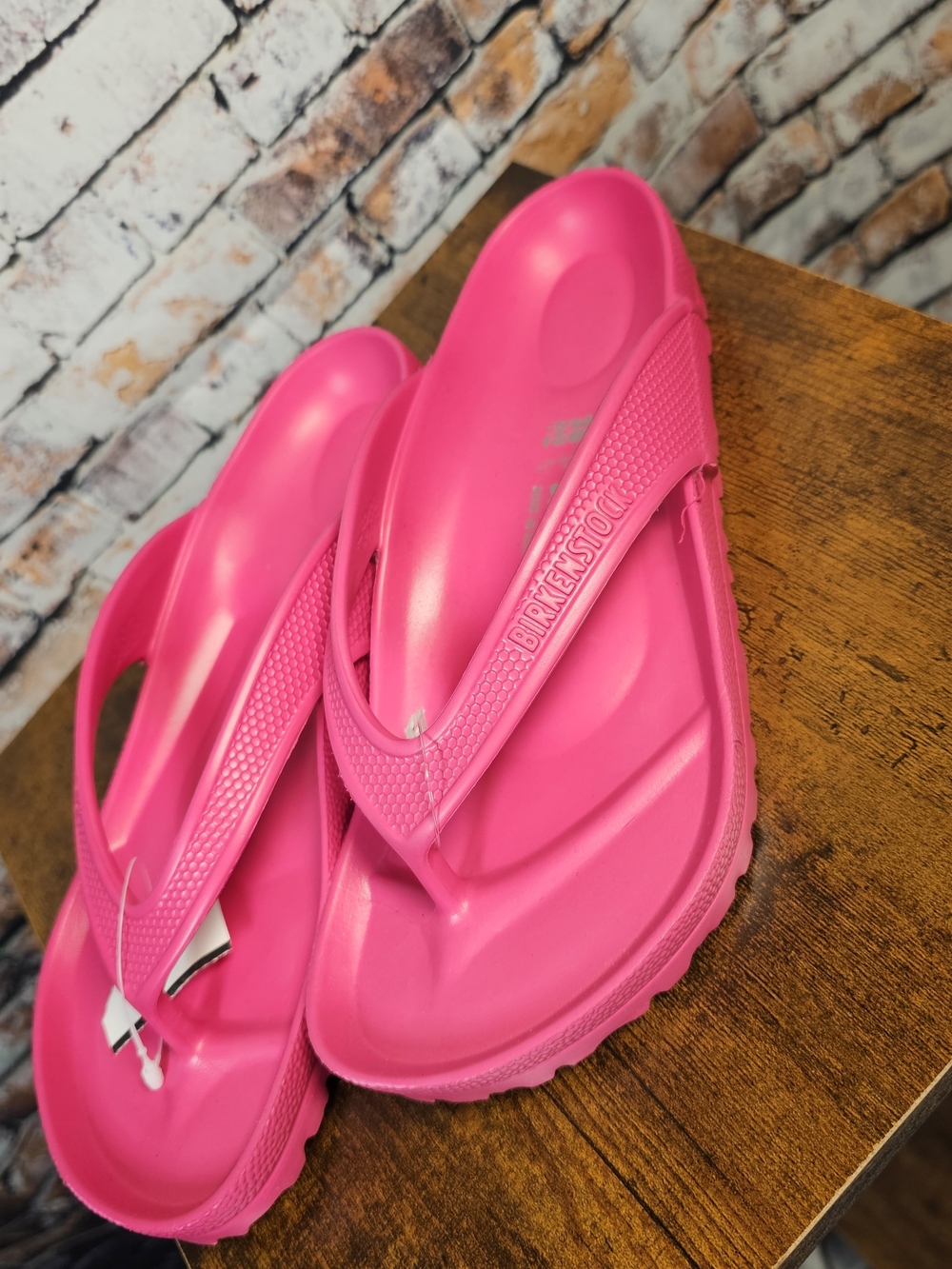 Birkenstock Gizeh EVA Hot Pink Flip Flops Sandals Women's US 7-7.5 EU 38 NWT